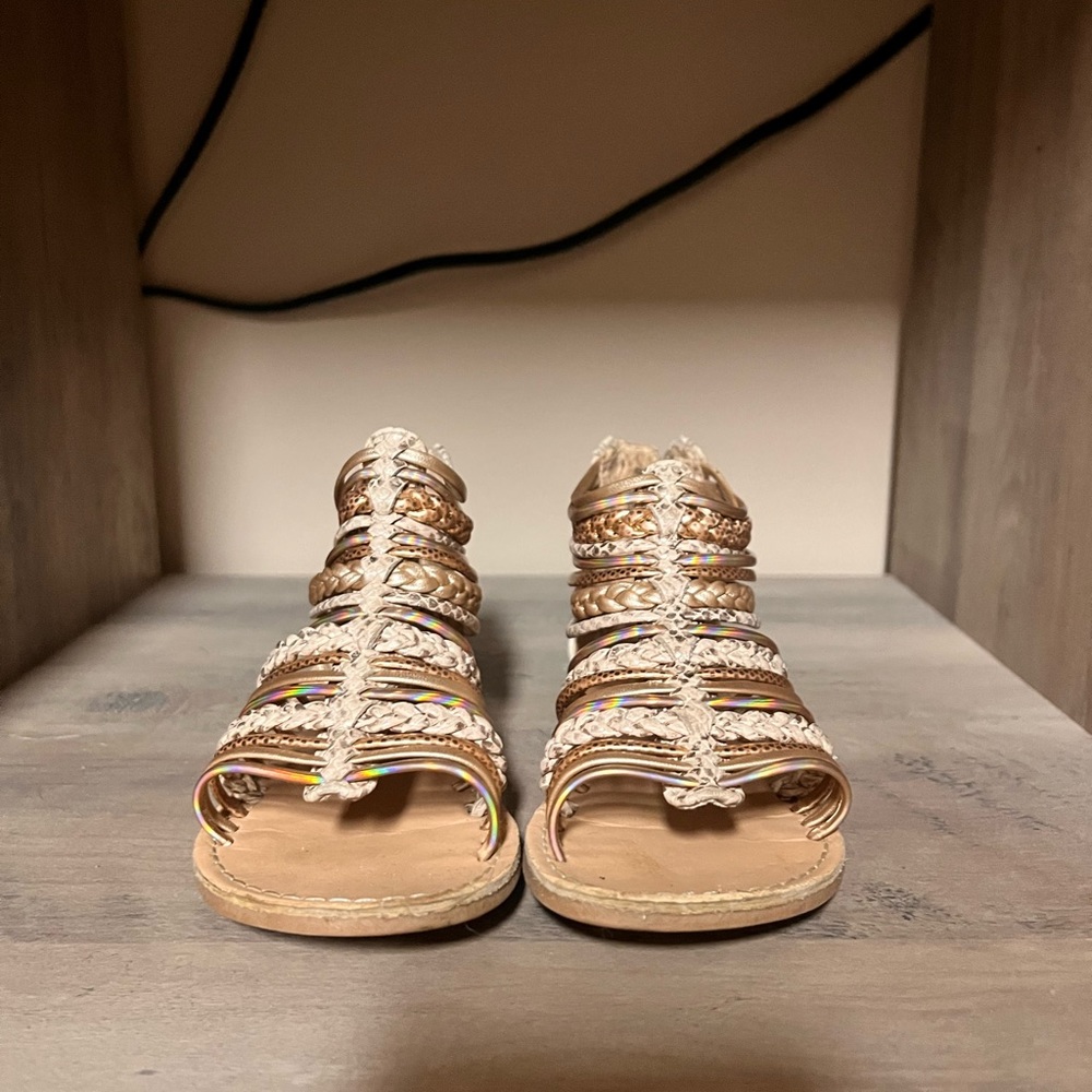 Size 8 gold sandal